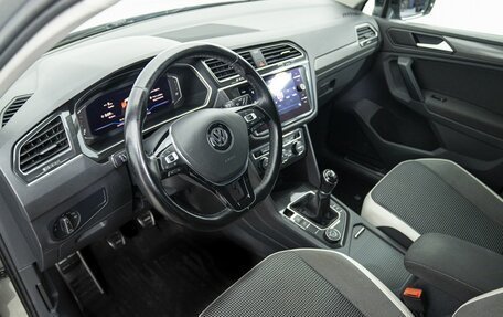 Volkswagen Tiguan II, 2019 год, 2 389 000 рублей, 5 фотография