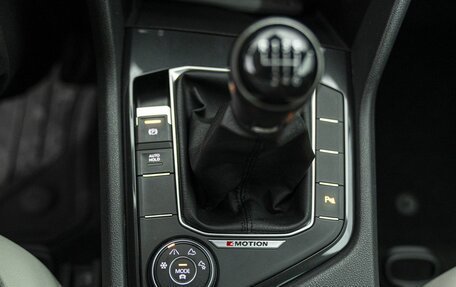 Volkswagen Tiguan II, 2019 год, 2 389 000 рублей, 13 фотография