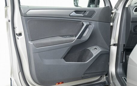 Volkswagen Tiguan II, 2019 год, 2 389 000 рублей, 21 фотография