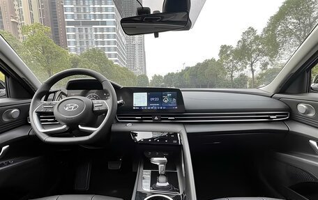 Hyundai Elantra, 2022 год, 1 600 000 рублей, 6 фотография