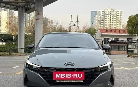 Hyundai Elantra, 2022 год, 1 600 000 рублей, 2 фотография