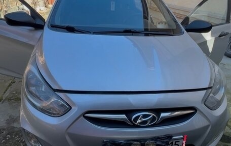 Hyundai Solaris II рестайлинг, 2011 год, 780 000 рублей, 4 фотография