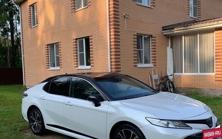 Toyota Camry, 2020 год, 2 600 000 рублей, 8 фотография