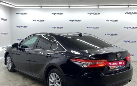 Toyota Camry, 2022 год, 3 750 000 рублей, 4 фотография