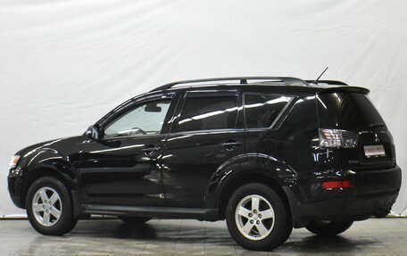 Mitsubishi Outlander III рестайлинг 3, 2011 год, 799 000 рублей, 4 фотография