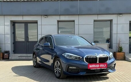 BMW 1 серия, 2020 год, 2 140 000 рублей, 3 фотография