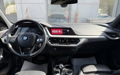 BMW 1 серия, 2020 год, 2 140 000 рублей, 10 фотография