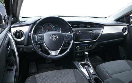 Toyota Auris II, 2013 год, 1 379 000 рублей, 9 фотография
