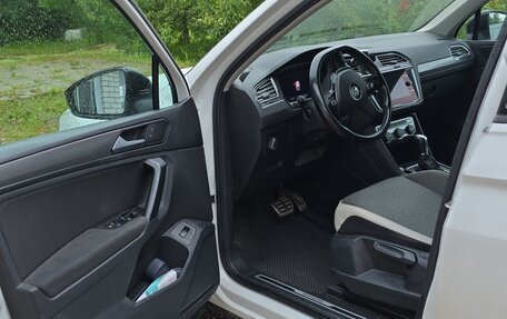 Volkswagen Tiguan II, 2019 год, 2 080 000 рублей, 3 фотография