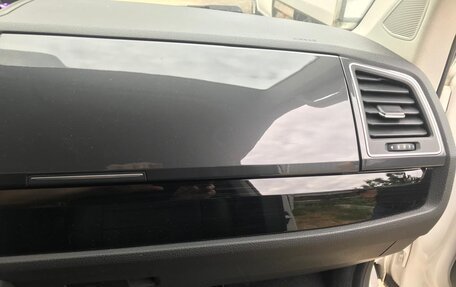 Volkswagen Multivan T6 рестайлинг, 2018 год, 5 200 000 рублей, 9 фотография