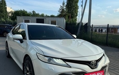 Toyota Camry, 2018 год, 3 100 000 рублей, 1 фотография