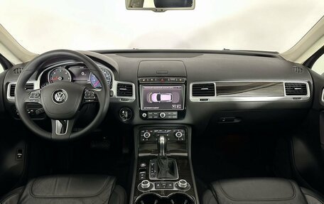 Volkswagen Touareg III, 2016 год, 2 363 000 рублей, 3 фотография