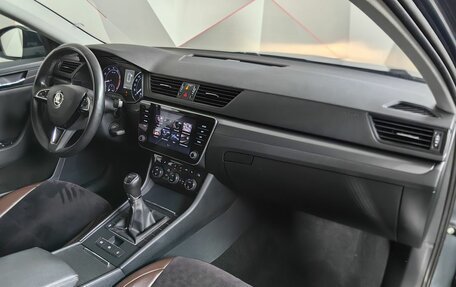 Skoda Superb III рестайлинг, 2018 год, 1 655 000 рублей, 13 фотография