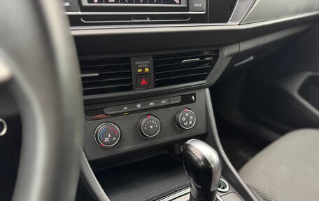 Volkswagen Jetta VII, 2019 год, 1 450 000 рублей, 15 фотография