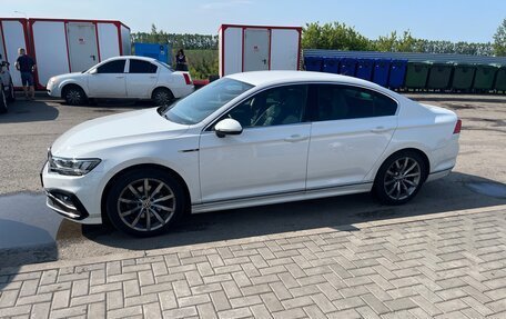 Volkswagen Passat B8 рестайлинг, 2020 год, 2 700 000 рублей, 8 фотография
