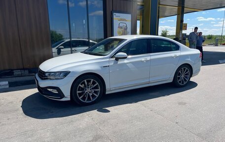 Volkswagen Passat B8 рестайлинг, 2020 год, 2 700 000 рублей, 4 фотография