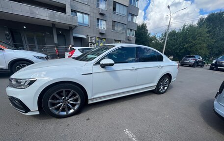 Volkswagen Passat B8 рестайлинг, 2020 год, 2 700 000 рублей, 13 фотография