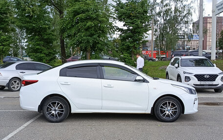 KIA Rio IV, 2018 год, 1 300 000 рублей, 8 фотография