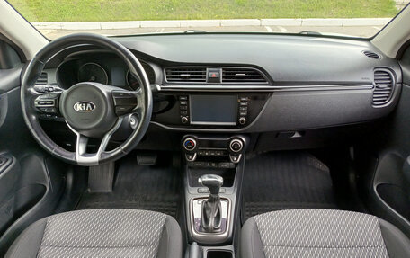KIA Rio IV, 2018 год, 1 300 000 рублей, 18 фотография