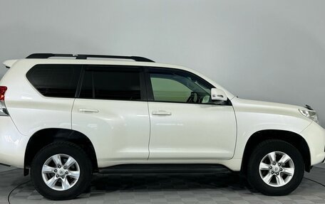Toyota Land Cruiser Prado 150 рестайлинг 2, 2010 год, 3 300 000 рублей, 4 фотография
