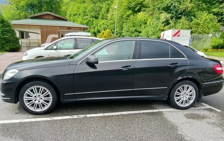 Mercedes-Benz E-Класс, 2010 год, 1 090 000 рублей, 4 фотография