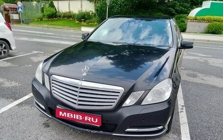 Mercedes-Benz E-Класс, 2010 год, 1 090 000 рублей, 2 фотография