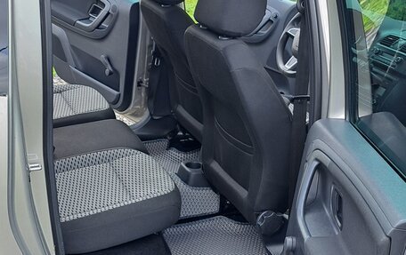 Skoda Roomster, 2013 год, 800 000 рублей, 23 фотография