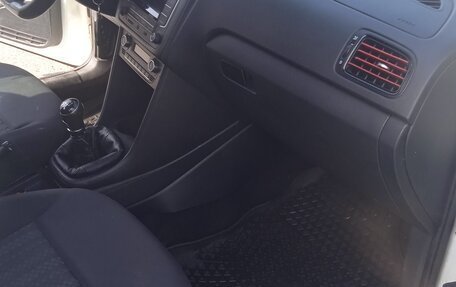 Volkswagen Polo VI (EU Market), 2015 год, 300 000 рублей, 5 фотография