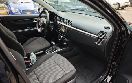 KIA Rio IV, 2018 год, 1 415 000 рублей, 27 фотография