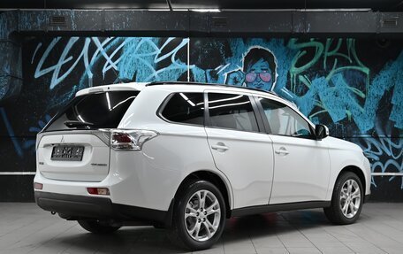 Mitsubishi Outlander III рестайлинг 3, 2013 год, 1 155 000 рублей, 4 фотография