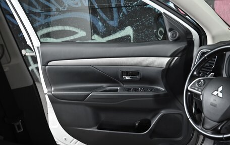 Mitsubishi Outlander III рестайлинг 3, 2013 год, 1 155 000 рублей, 7 фотография