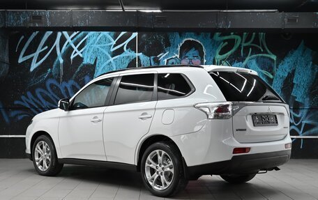 Mitsubishi Outlander III рестайлинг 3, 2013 год, 1 155 000 рублей, 3 фотография