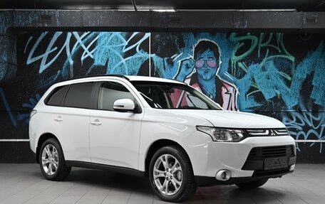 Mitsubishi Outlander III рестайлинг 3, 2013 год, 1 155 000 рублей, 2 фотография