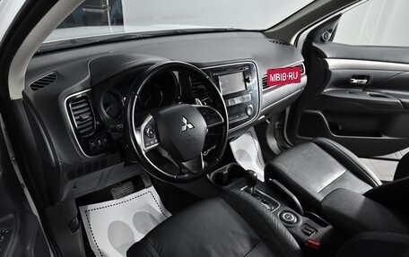Mitsubishi Outlander III рестайлинг 3, 2013 год, 1 155 000 рублей, 8 фотография
