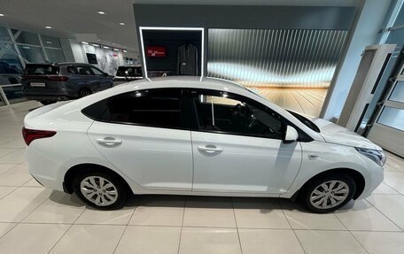Hyundai Solaris II рестайлинг, 2017 год, 1 049 000 рублей, 4 фотография