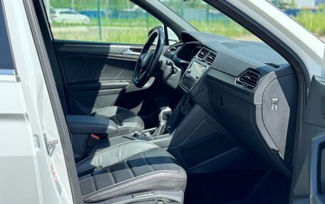 Volkswagen Tiguan II, 2021 год, 4 250 000 рублей, 19 фотография