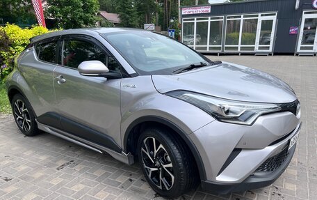 Toyota C-HR I рестайлинг, 2017 год, 2 190 000 рублей, 3 фотография