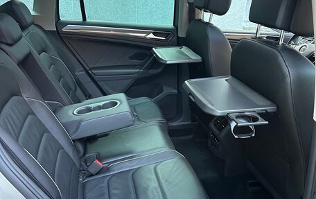 Volkswagen Tiguan II, 2018 год, 3 290 000 рублей, 15 фотография