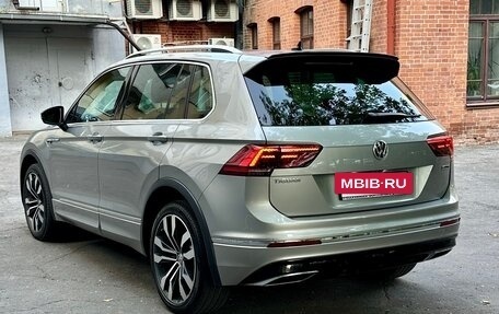 Volkswagen Tiguan II, 2018 год, 3 290 000 рублей, 2 фотография
