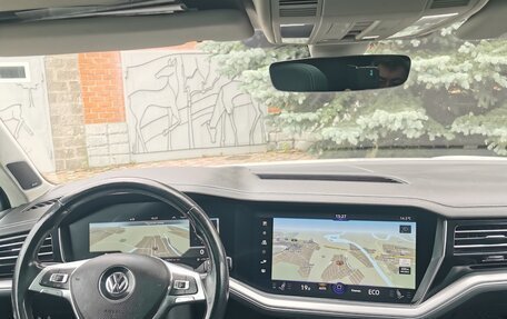Volkswagen Touareg III, 2018 год, 5 050 000 рублей, 7 фотография