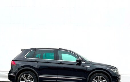 Volkswagen Tiguan II, 2021 год, 3 795 700 рублей, 14 фотография