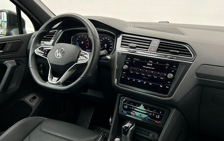 Volkswagen Tiguan II, 2021 год, 3 795 700 рублей, 19 фотография