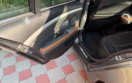BMW 7 серия, 2005 год, 1 700 000 рублей, 28 фотография