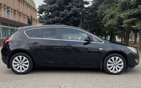 Opel Astra J, 2011 год, 800 000 рублей, 3 фотография