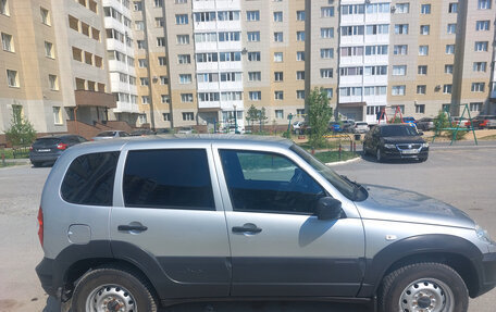 Chevrolet Niva I рестайлинг, 2019 год, 750 000 рублей, 3 фотография