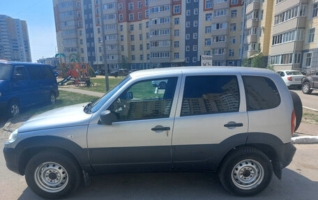 Chevrolet Niva I рестайлинг, 2019 год, 750 000 рублей, 2 фотография