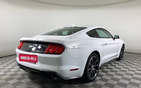 Ford Mustang VI рестайлинг, 2021 год, 2 700 000 рублей, 5 фотография