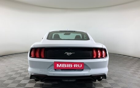 Ford Mustang VI рестайлинг, 2021 год, 2 700 000 рублей, 6 фотография