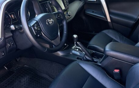 Toyota RAV4, 2017 год, 2 330 000 рублей, 11 фотография