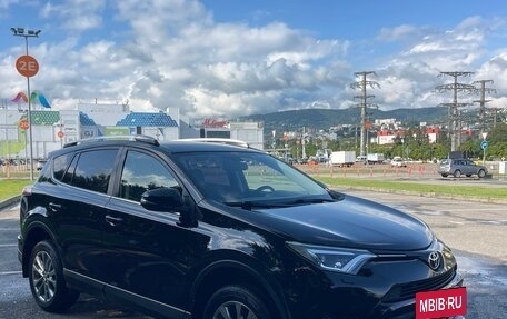 Toyota RAV4, 2017 год, 2 330 000 рублей, 5 фотография